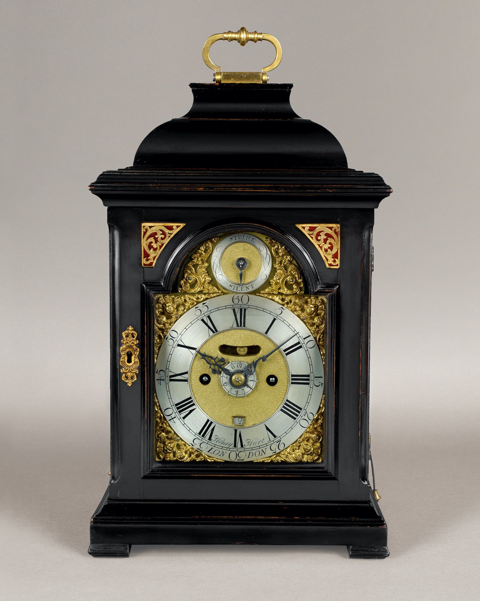 Clock strike. Henry Thornton London часы напольные. Часы Уиллиам Лондон. Часы тумба Коломеев. Os-002-CS часы настольные.